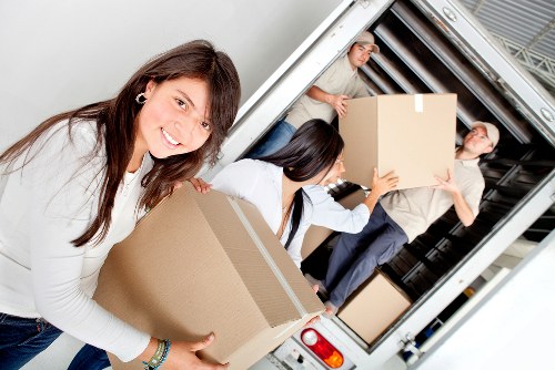 Packing and transport support for a Tooting man with van move